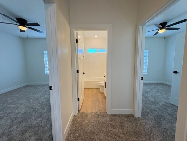 Building Photo - Brand New Home Avalible