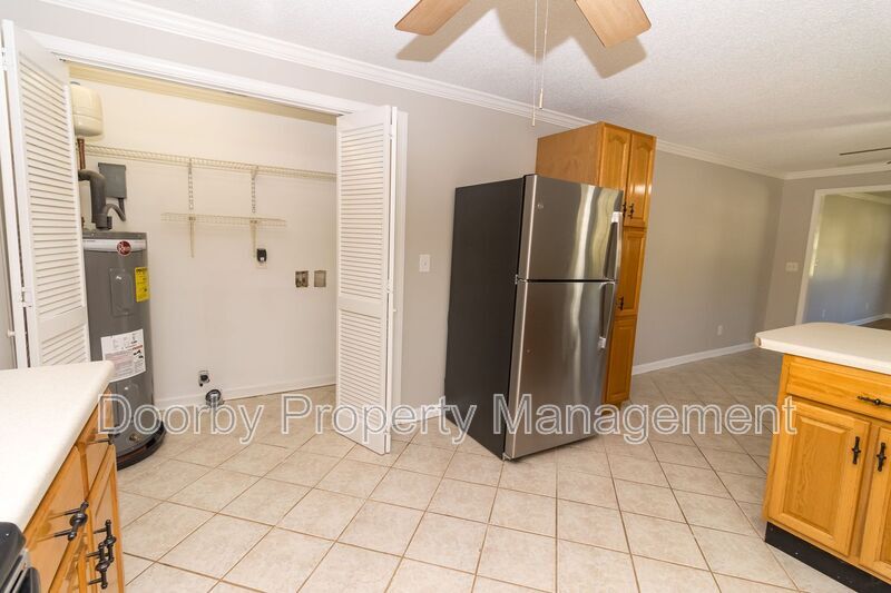 Building Photo - 3308 Center St