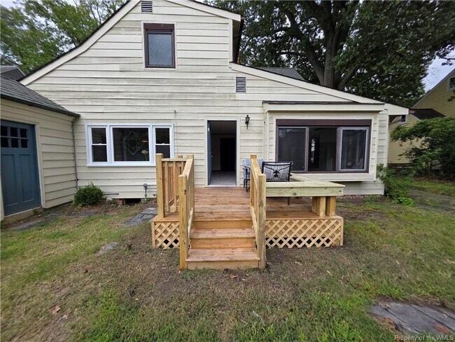 Building Photo - 205 River Rd