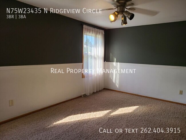 Building Photo - N75W23435 N Ridgeview Cir