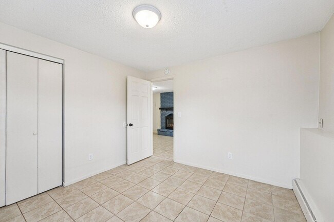 Building Photo - 17256 Kenyon St NE