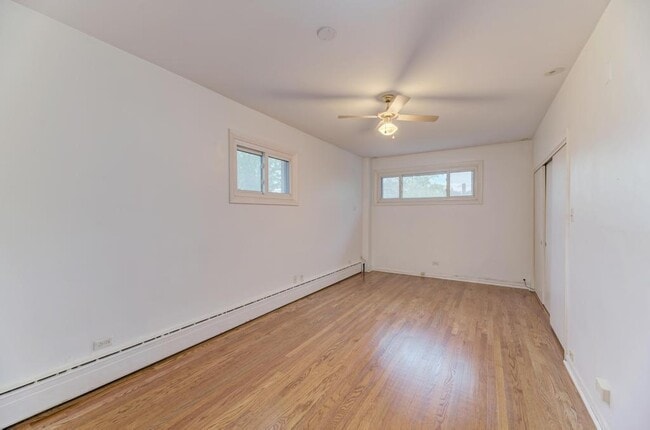 Building Photo - 6833 S Cregier Ave