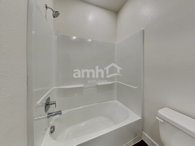 Building Photo - 3985 Ryedale Wy