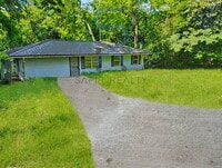 Building Photo - 2480 Brevard Dr
