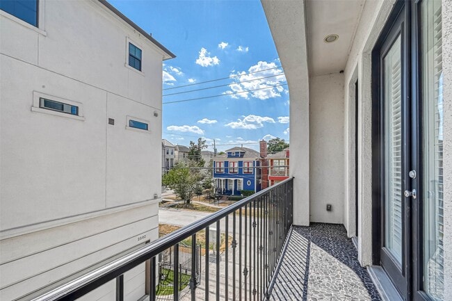 Building Photo - 2516 Bevis St