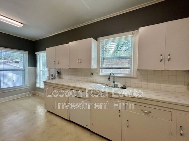 Building Photo - 3837 Maryland Ave