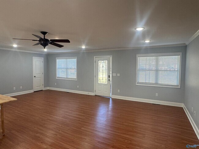 Building Photo - 186 Jones Cir