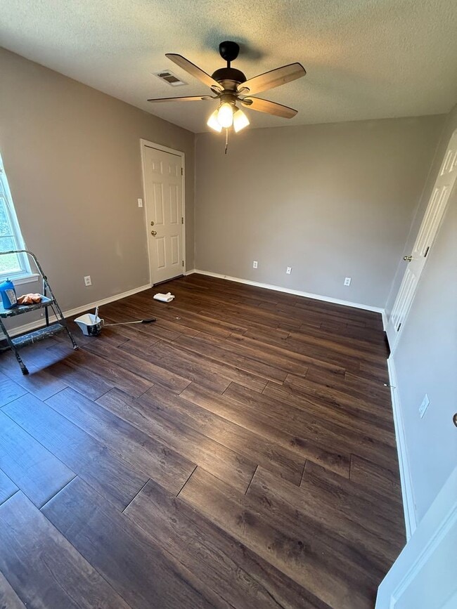 Building Photo - 141-145 Northridge Drive