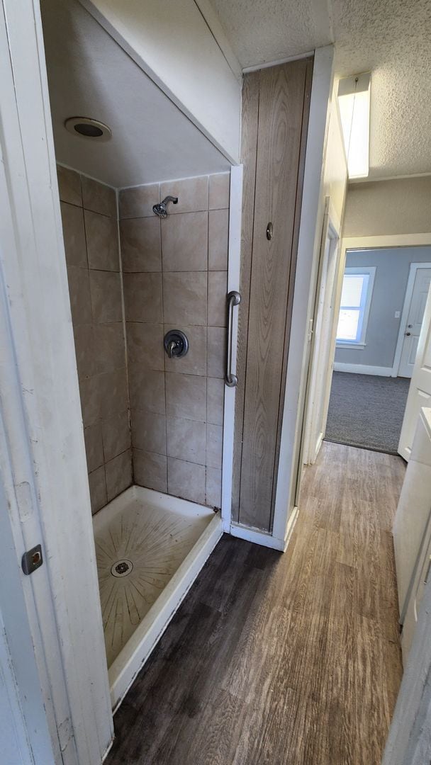 Building Photo - Cozy House with Large Yard