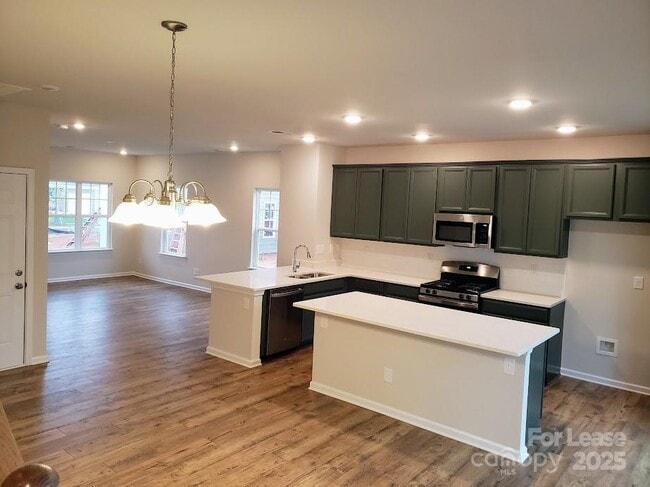 Building Photo - 543 San Marco Dr
