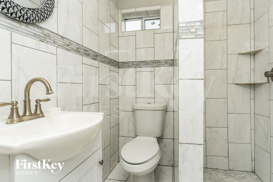 Building Photo - 11517 Fernald Ave