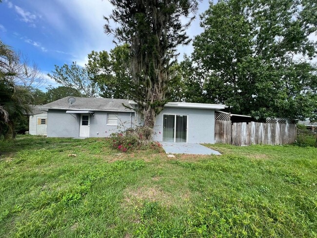 Building Photo - UPDATED 2/1 Home Available now!