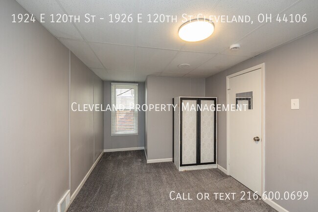 Building Photo - 1924 E 120th St