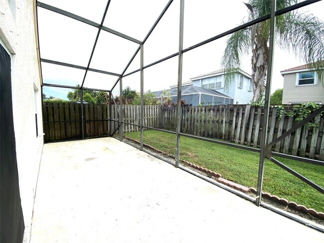 Building Photo - 3550 Stratton Ln
