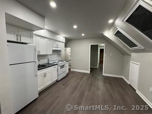 Building Photo - 644 Brooks St
