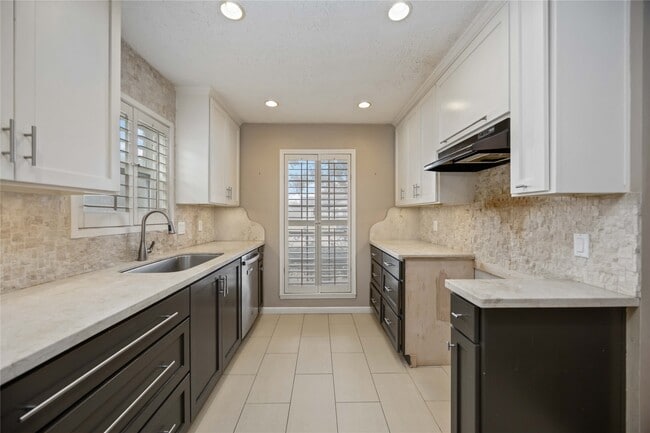 Building Photo - 9871 Sageaspen Ln