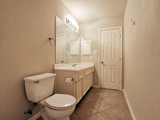 Building Photo - 3527 Hera Dr