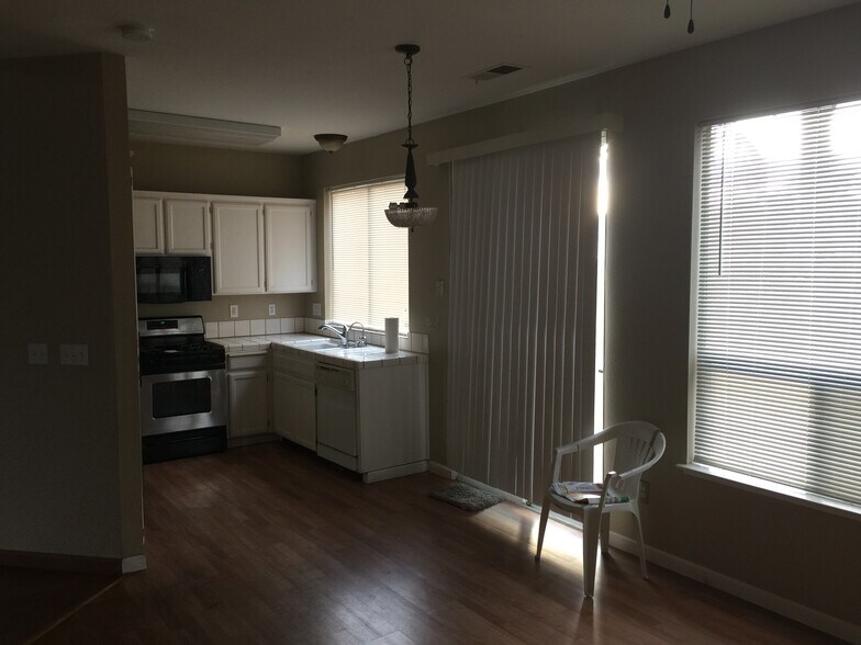 Building Photo - 1573 Shadowood Ct