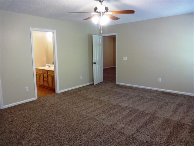 Building Photo - 1016 Deerberry Rd