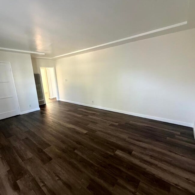 Interior Photo - 5113 W 20th St.