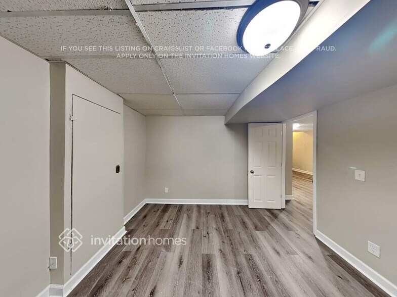 Building Photo - 8800 Hillside Trail S