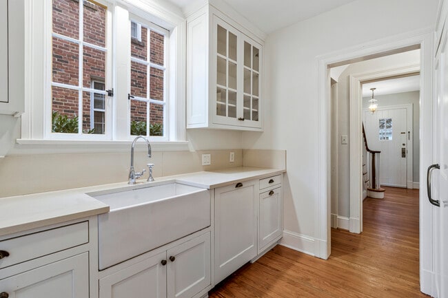 Building Photo - 5334 Nebraska Ave NW