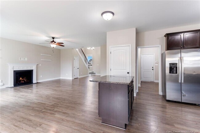 Building Photo - 573 Wedgefield Dr