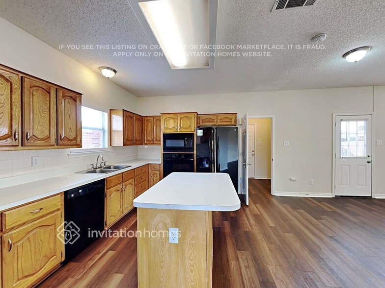 Building Photo - 8406 Concord Dr