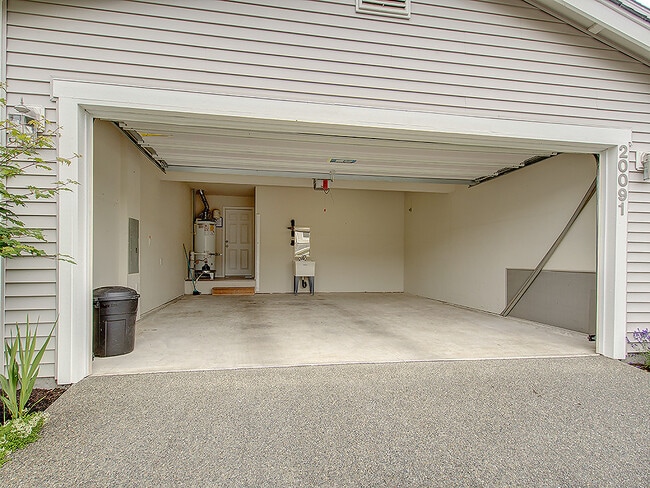 Building Photo - Bright and Sunny Two Story Monroe Three Be...