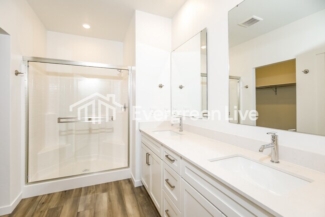 Building Photo - 308 Ravello St