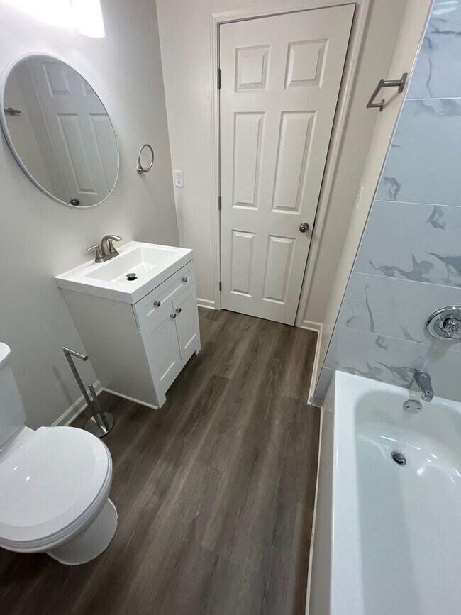 Building Photo - Fully Renovated Home in Midtown – Section 8 Welcome