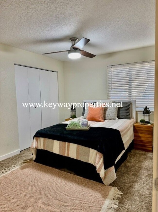 Building Photo - FootHills 3bed 2 bath Condo for rent **MOV...