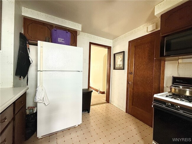 Building Photo - 245 Hamilton Dr