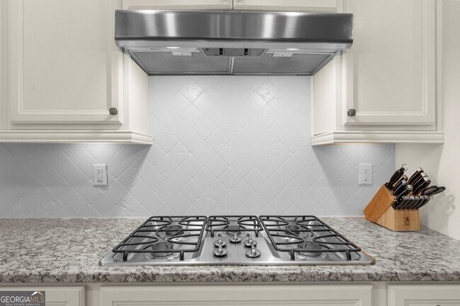 Building Photo - 410 Rose Garden Ln