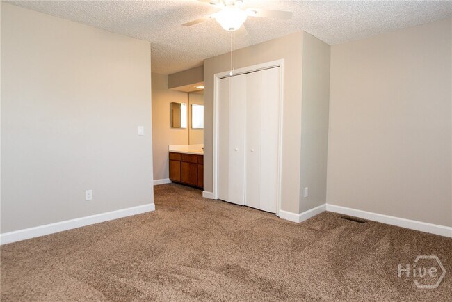 Building Photo - 290 Appleby Dr