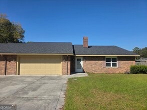 Building Photo - 310 W 5th St