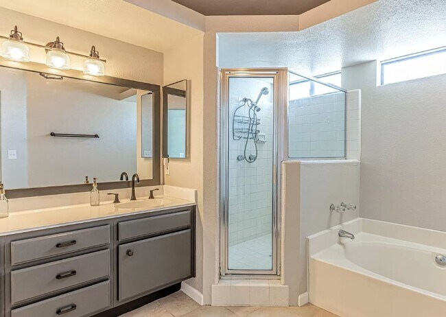 Building Photo - 4641 Cocina Ln