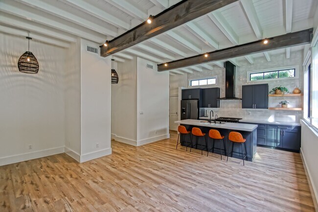 Building Photo - Completely Remodeled, Custom 3BR2BA Home w/ Spacious Floorplan, Amazing Indoor/Outdoor Space, Gat...