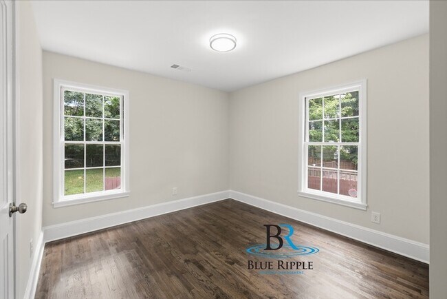 Building Photo - Renovated 2/1 Williams Park Smyrna across from Market Village! Fenced Yard and Pet Friendly