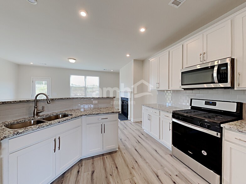 Building Photo - 4309 Fieldcrest Dr