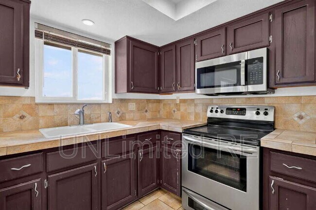 Building Photo - 2250 Atlantic Dr