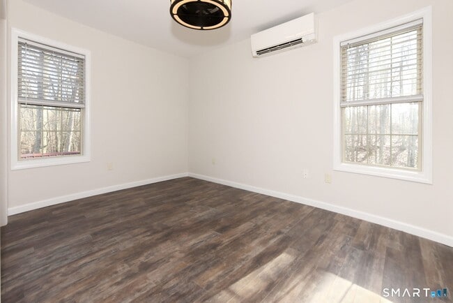 Building Photo - 81 Middletown Ave