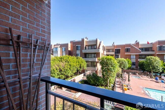 Building Photo - 101 Lombard St