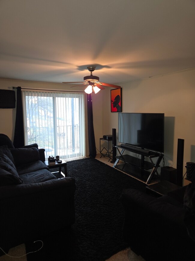 Building Photo - 56 Edgeworth St