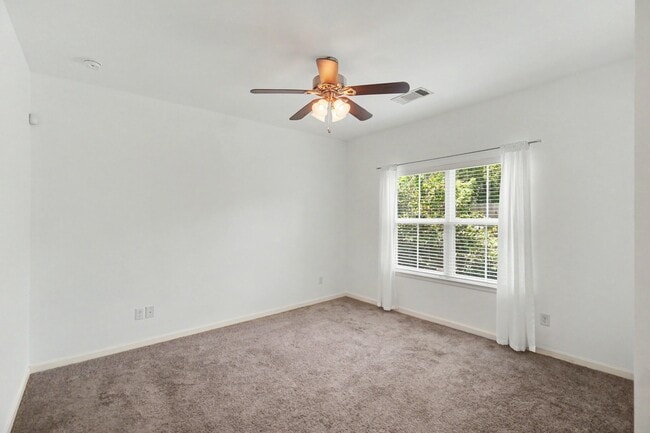 Building Photo - 3413 Omega St