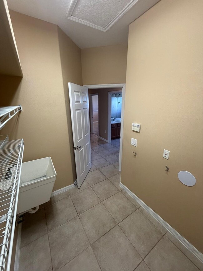Building Photo - 4576 Barbados Loop