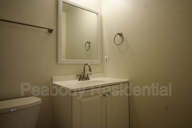Building Photo - 1544 Woodcrest Dr