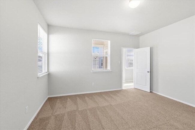 Building Photo - 252 Fabion St