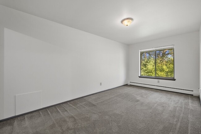 Building Photo - Large, updated, two bedroom available Febr...