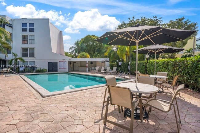 Building Photo - 2150 SW 16th Ave